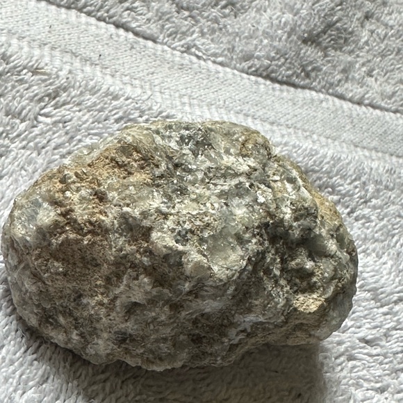 Celestite Raw Geode Crystal/Rock - Picture 3 of 3